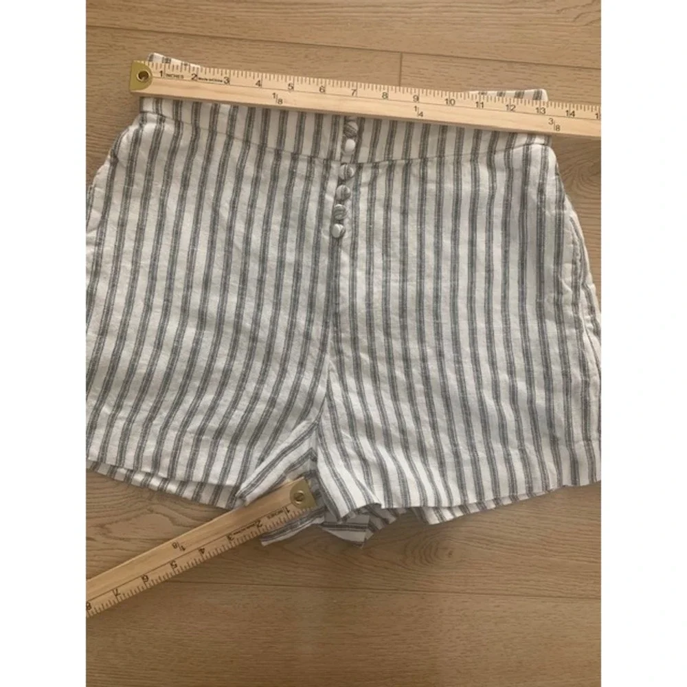 CAARA High Waisted‎ Striped Linen Shorts Grey White Button Detail Size 4